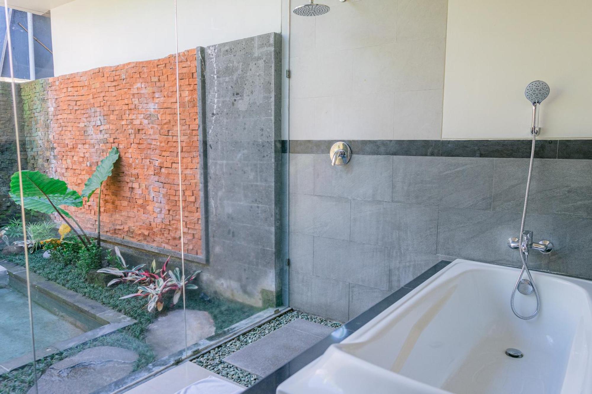 2 Seasons : Moon - Luxury With Private Pool *