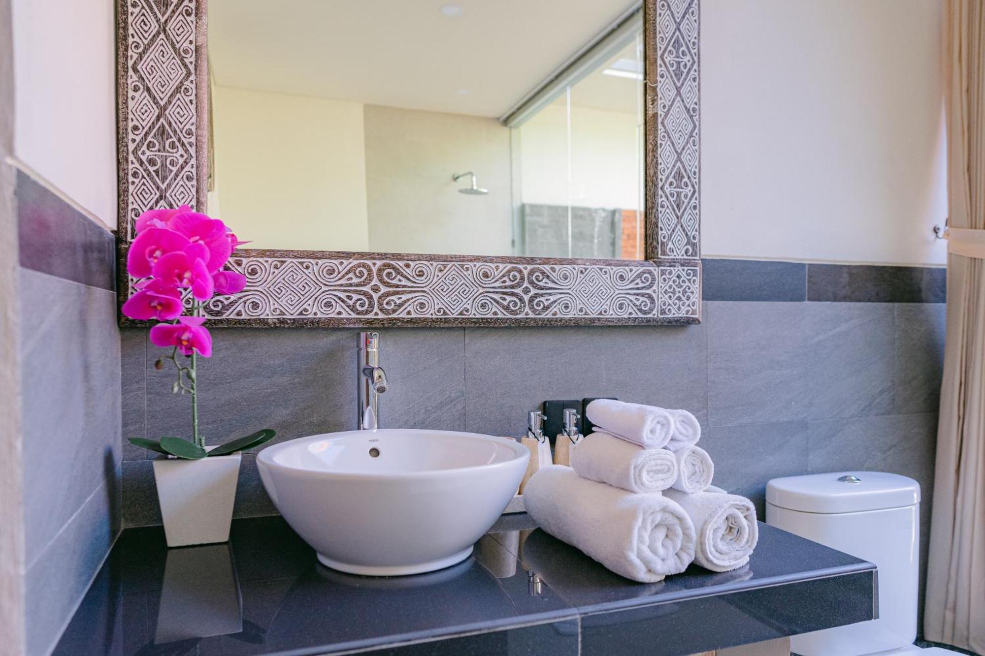 Villa 2 Seasons : Moon - Luxury With Private Pool Ubud